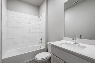 1400 Razorbill Rd in Denton, TX - Building Photo - Building Photo