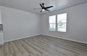 4965 W Avilla Dr in Meridian, ID - Building Photo - Building Photo