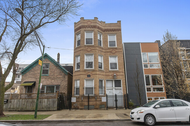 property at 2348 W Moffat St