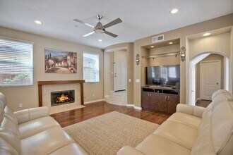 10419 Paradisio Pl in San Diego, CA - Building Photo - Building Photo