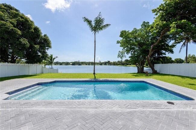 18831 NE 18th Ave in Miami, FL - Building Photo - Building Photo