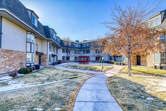 Pinewood Lodge in Aurora, CO - Building Photo - Building Photo
