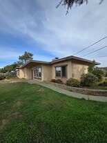 1835 Elevado Rd in Vista, CA - Building Photo