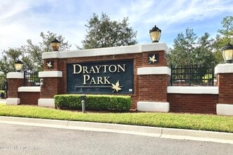 8424 THORNBUSH Ct in Jacksonville, FL - Building Photo - Building Photo