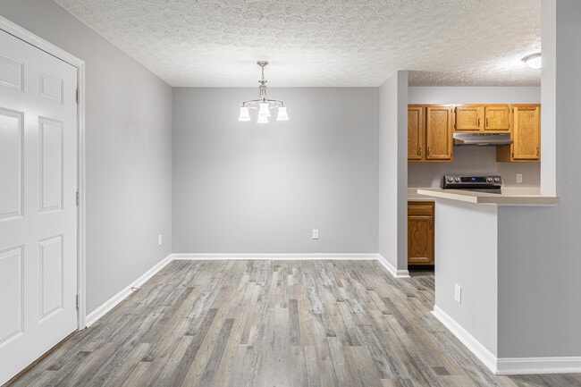 Abors of Northgate - Wonderful 2 Bedroom Apartments in Cincinnati, OH - Building Photo - Interior Photo