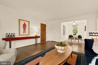 4818 Chevy Chase Dr in Chevy Chase, MD - Building Photo - Building Photo