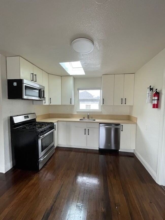 property at 967-969 30th St