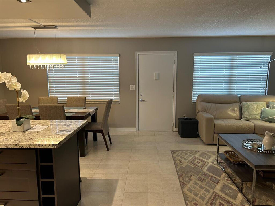 1805 Eleuthera Point in Coconut Creek, FL - Building Photo