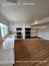942 Foxboro Dr in North Salt Lake, UT - Building Photo - Building Photo