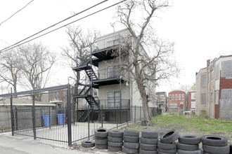 4315 W Gladys Ave in Chicago, IL - Building Photo - Building Photo