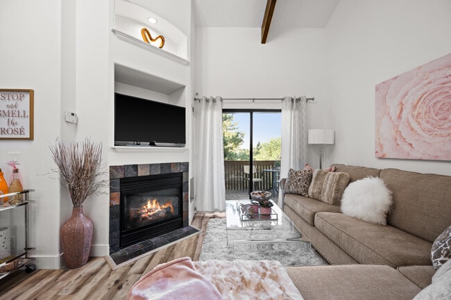 property at 9189 S Jefferson Pl