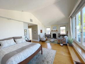 32 Sheridan St, Unit 3 CO in Boston, MA - Foto de edificio - Building Photo
