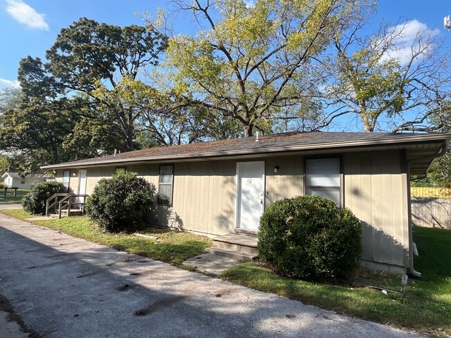 1426 N La Fontaine Ave