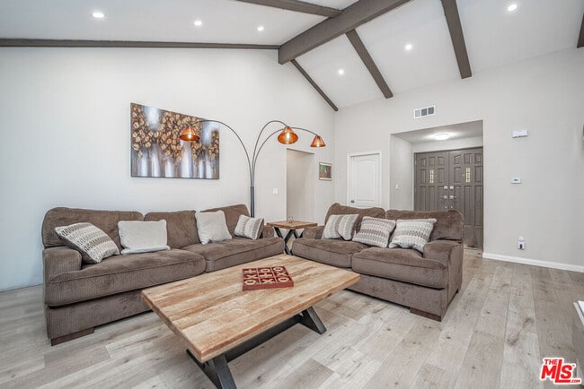 property at 29846 Grandifloras Rd