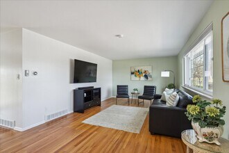 3406 E Fair Pl in Centennial, CO - Foto de edificio - Building Photo