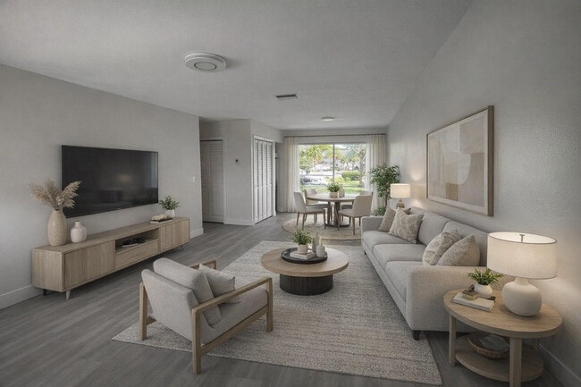 3930 Crystal Lake Dr in Pompano Beach, FL - Building Photo - Building Photo