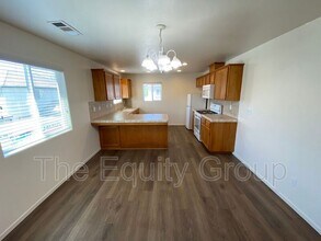 2234 W Lark Ave in Visalia, CA - Building Photo - Building Photo