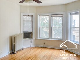 3915 N Pine Grove Ave, Unit 1W in Chicago, IL - Building Photo