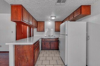 1012-1014 N 5th St in Noble, OK - Building Photo - Building Photo