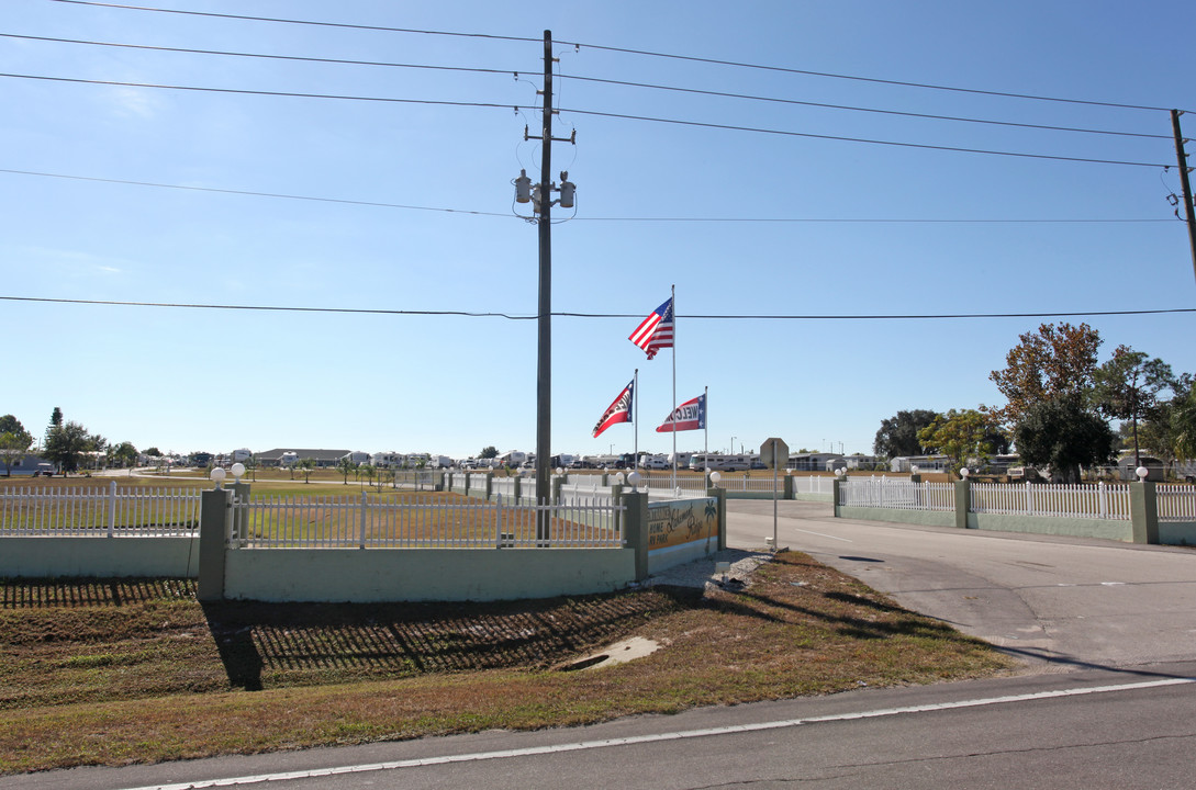 Lakemont Ridge RV & MHC in Frostproof, FL - Building Photo