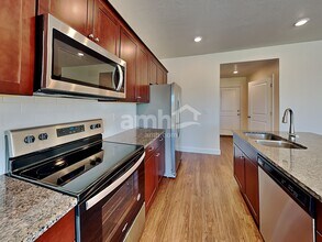1223 White St in Saratoga Springs, NY - Building Photo - Building Photo