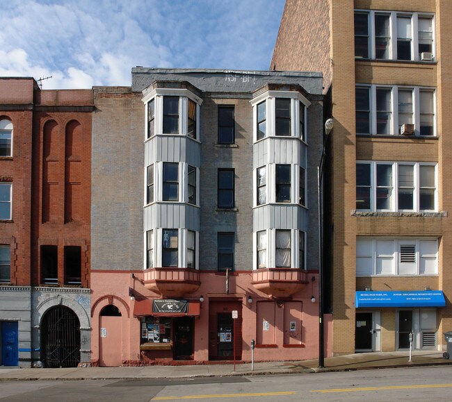 Mohawk Place in Buffalo, NY - Building Photo - Building Photo