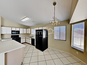 8418 W Pinchot Ave in Phoenix, AZ - Building Photo - Building Photo