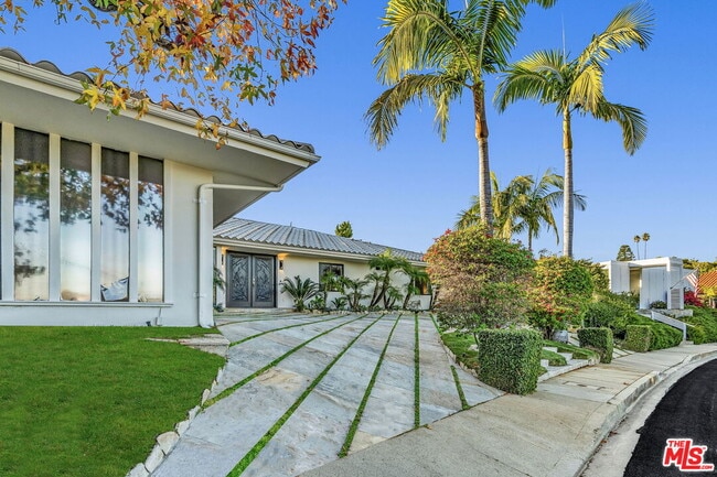 property at 2177 Summitridge Dr