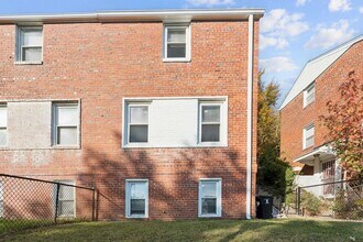 3621 S Kemper Rd in Arlington, VA - Foto de edificio - Building Photo