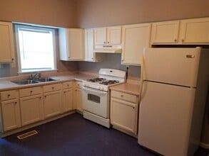 401 E Washington St in Champaign, IL - Building Photo - Building Photo