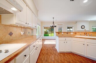 1165 Mesa Blanca in San Antonio, TX - Building Photo - Building Photo