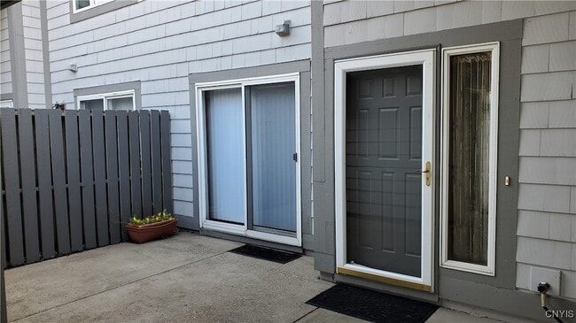 461 Summerhaven Dr N in East Syracuse, NY - Building Photo - Building Photo