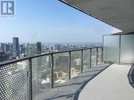 11 Wellesley St W in Toronto, ON - Building Photo