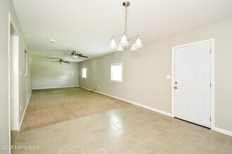 4809 Granada Dr in Louisville, KY - Building Photo - Building Photo