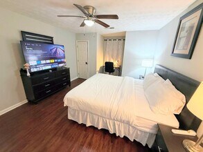 5405 Glen Haven Dr in Atlanta, GA - Building Photo - Building Photo