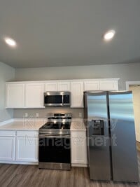 241 NW Greenway Pl photo'