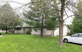 Cedarwood in Goshen, IN - Foto de edificio - Building Photo