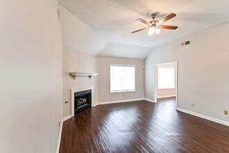 5929 White Ridge Cir E in Olive Branch, MS - Building Photo - Building Photo