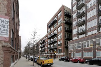 No. Ten Lofts in Chicago, IL - Building Photo - Building Photo