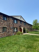 Mesa Adobe in Green Bay, WI - Building Photo - Building Photo