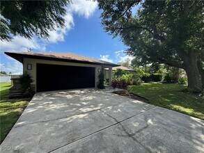 2211 SW 14th Pl in Cape Coral, FL - Building Photo - Building Photo
