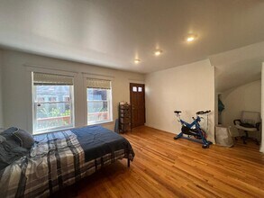 852 W Diversey Pkwy in Chicago, IL - Building Photo - Building Photo