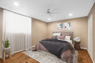 1378 Bower Hill Rd, Unit D in Bridgeville, PA - Building Photo - Building Photo