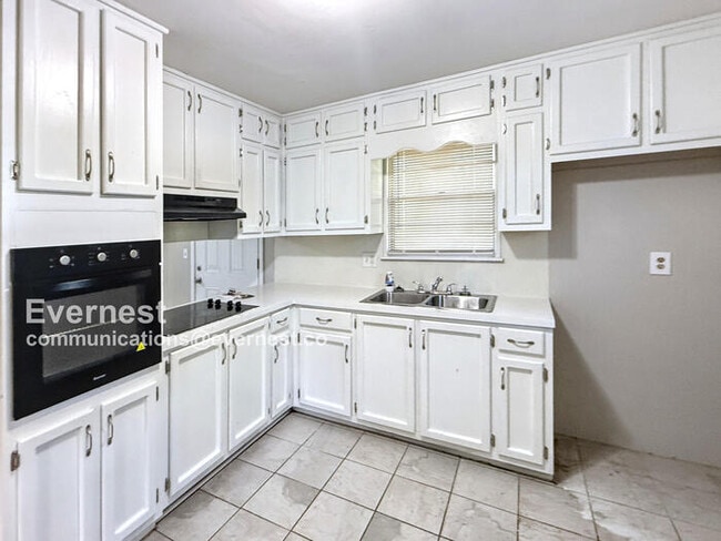 913 21st Ave NW in Center Point, AL - Building Photo - Building Photo