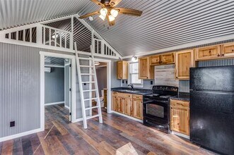 5001 Knob Hill Rd in Azle, TX - Building Photo - Building Photo