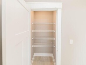 8311 S Prestwick Dr in Newberry, IN - Foto de edificio - Building Photo