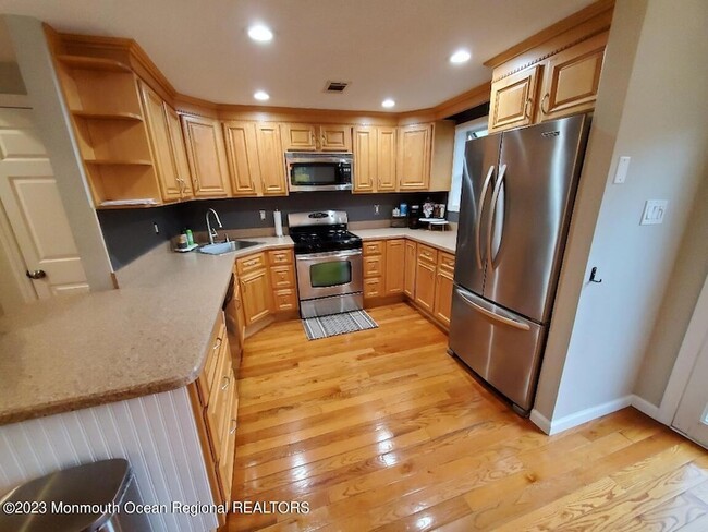 28 Melrose Dr, Unit 10D in Toms River, NJ - Building Photo - Building Photo