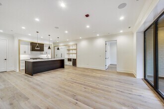 4925 N Lincoln Ave, Unit 2n in Chicago, IL - Building Photo - Building Photo