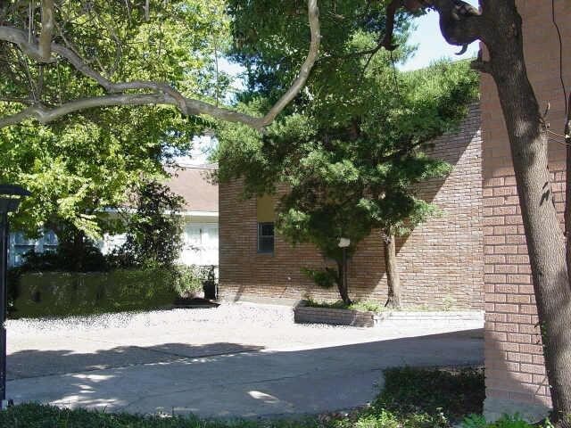 1915 McDuffie St photo'