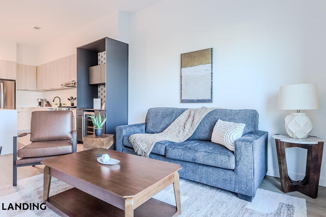 2623 Keene St, Unit 525 in Houston, TX - Building Photo